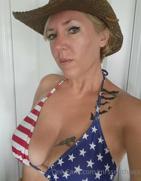 mrssmithpics art model img