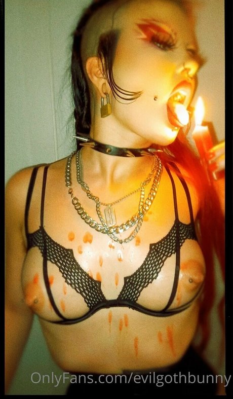 evilgothbunny beautiful model img