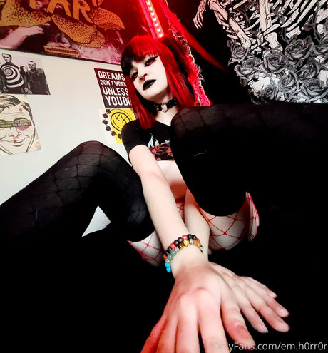 em h0rr0r model beautiful archive