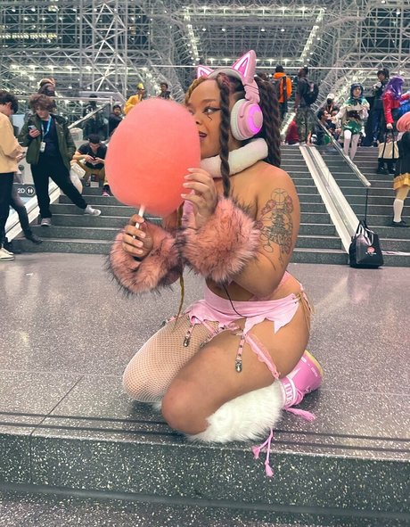 Kikicheea erotic model picture