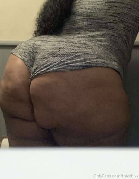 thiccflixx naked star picture