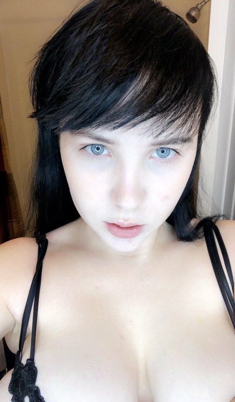 invadernoodles sex pornstar pic
