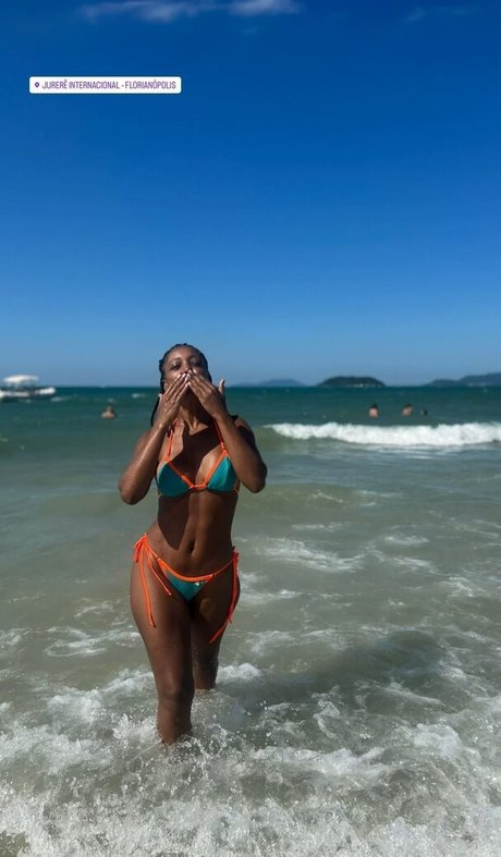 Negra Li hd pornstar image