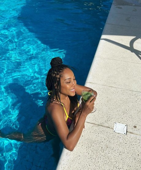 Negra Li star pretty pics