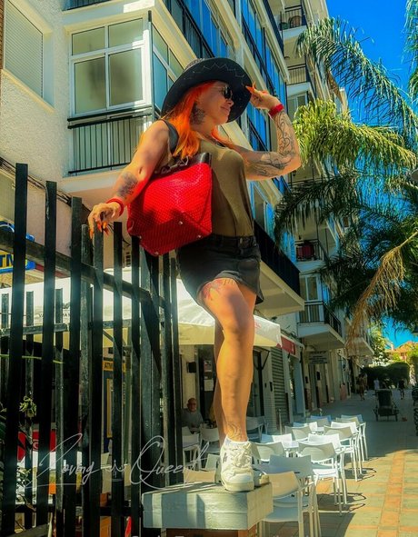 loving queent model nice images