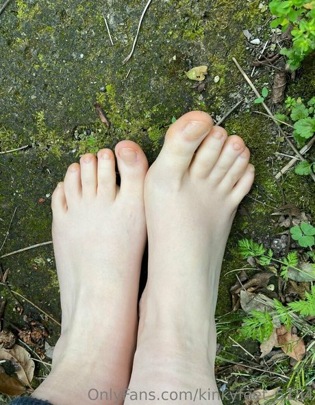 kinkyfeet 5184 xxx actress pictures