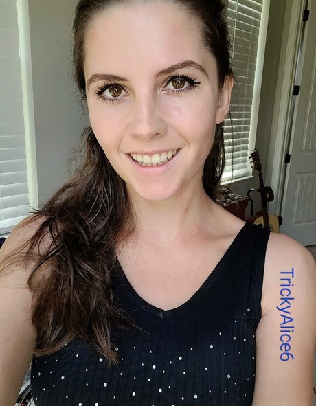 Trickyalice6 star erotic image