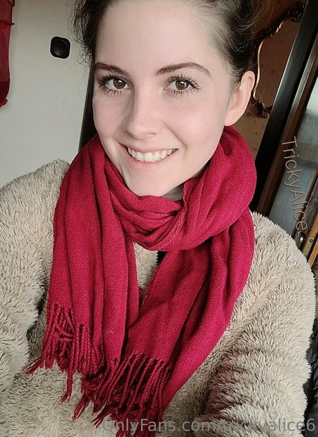 Trickyalice6 porn star image