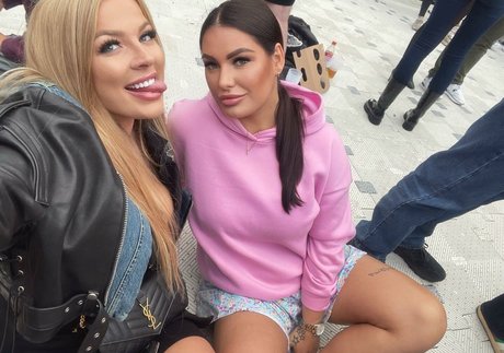 lightskin onlyfans hot pic