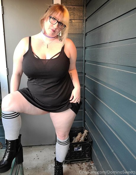 dominosweets pornstar adult images