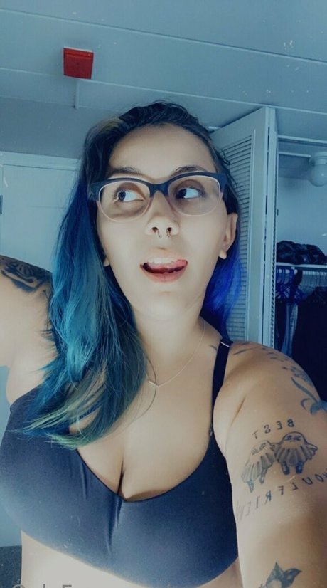 queenjuliaoxx hd actress photos