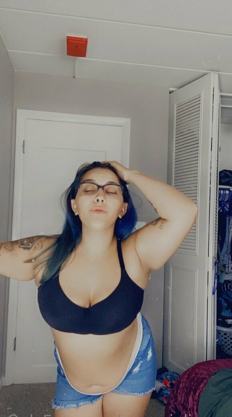 queenjuliaoxx nice model pics