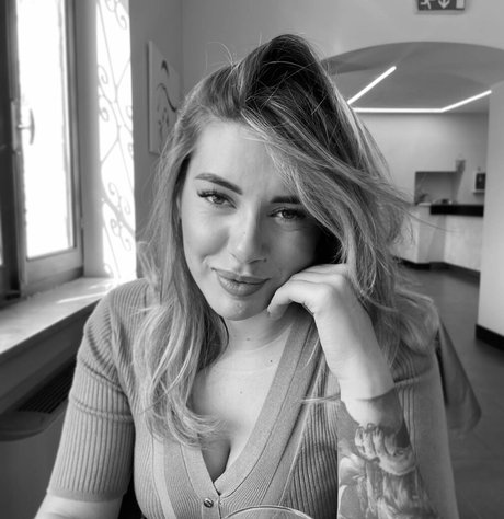 Wendy Sinner xxx model img