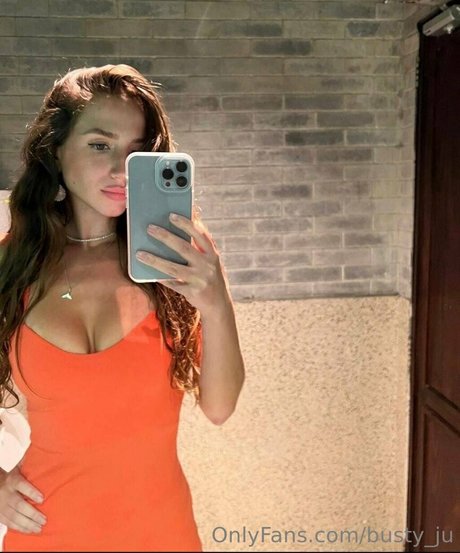 busty ju star hot pic