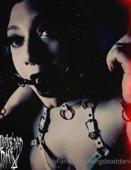 livingdeaddani pornographic star photo