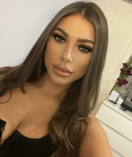 kenza01 model art galleries