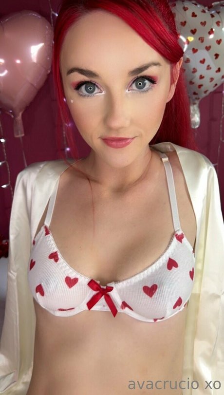 avacruciofree art actress photo