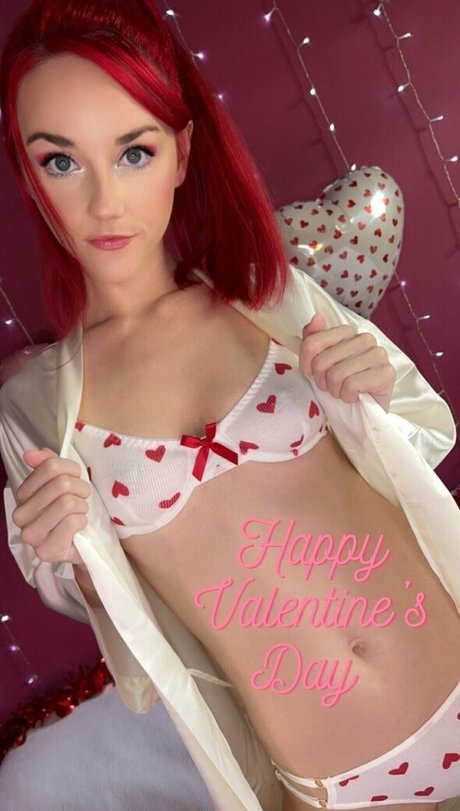 avacruciofree exclusive pornstar pic