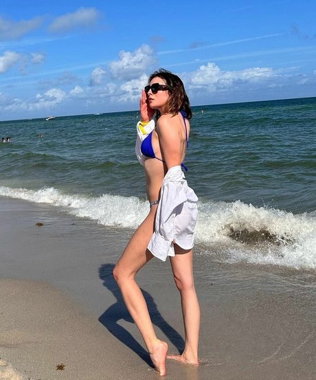 Melis Sezen exclusive star photos