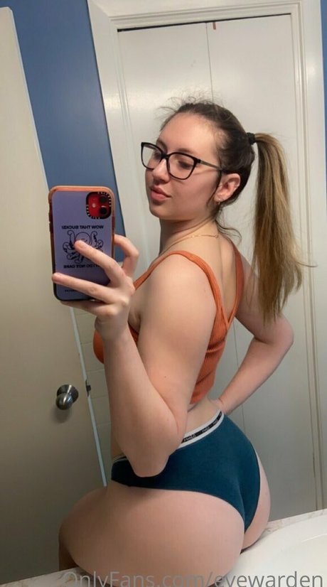 Eve Warden perfect pornstar gallery