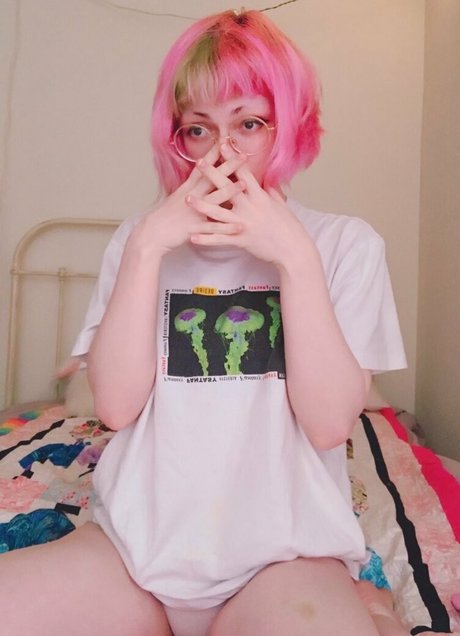 lovelybedhead model nudes photos