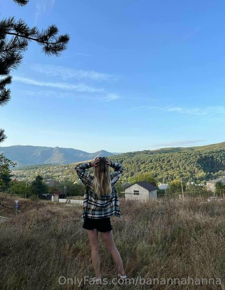 banannahanna nudes model img