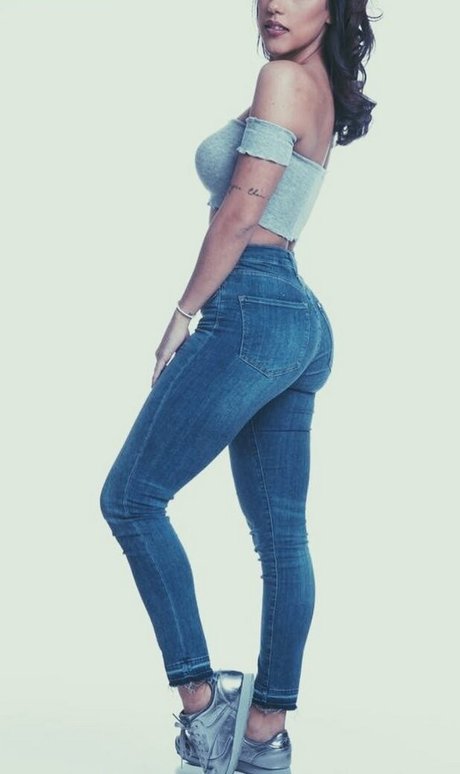 Daniela Barranco model photos