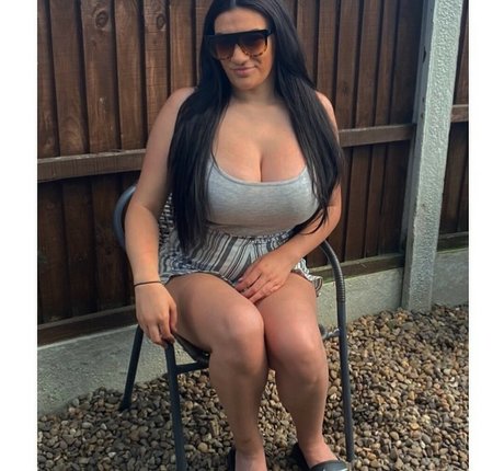 Chloe Ann Whitham hd actress galleries