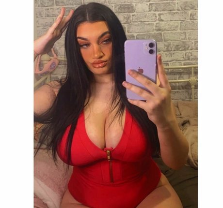 Chloe Ann Whitham hd pornstar photo