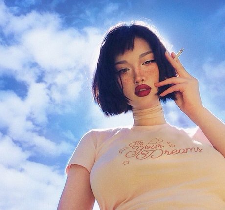 Amylouisev exclusive actress image