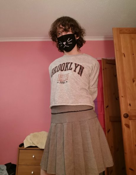 femboyraine model nude img