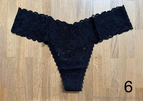 gentlejosy naked actress img