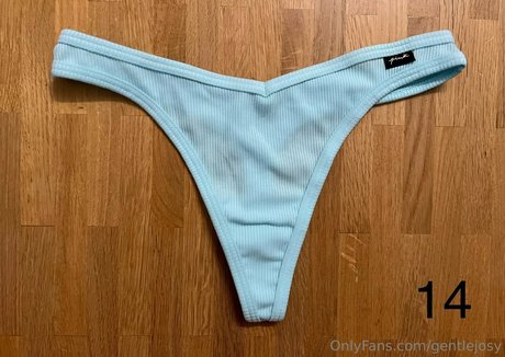 gentlejosy naked star photo