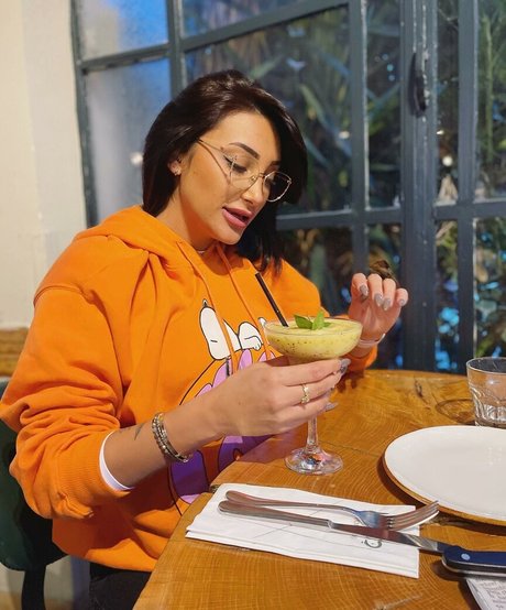 Chen Levi nice pornstar pic