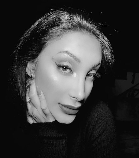 Chen Levi star sexy galleries