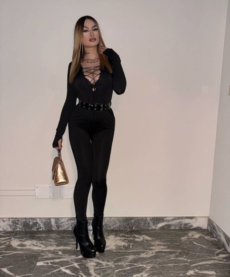 tanned onlyfans nudes gallery