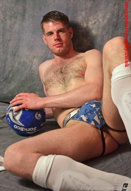 lothianjamie nude model gallery