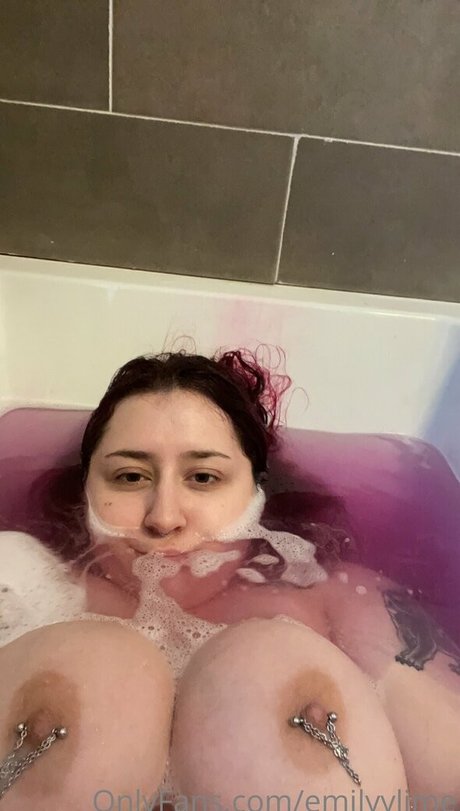 emilyylime model hot photo