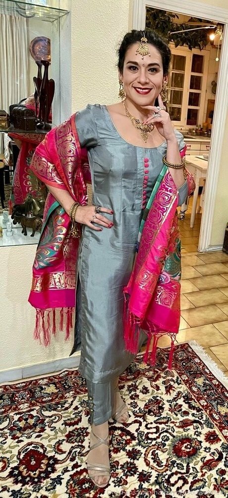 hathayogasoulsexyfeet model img