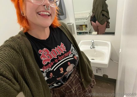 bettyboob69 pornstar image