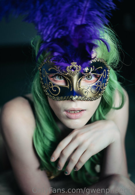 gwenphoenix art model photo
