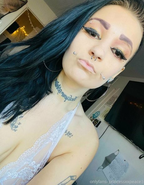 asian girlfriend onlyfans nude images