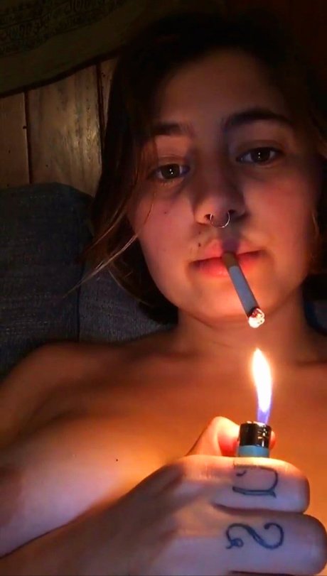 Lia Marie Johnson star pornographic images