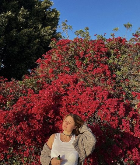 Lia Marie Johnson star nice pics