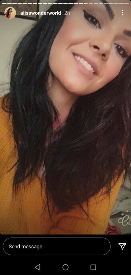 Nadinechase hd model image