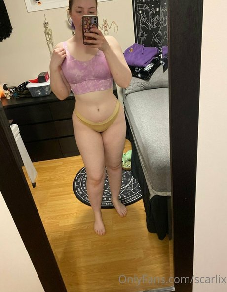 Scarlix hot actress pics