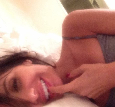 busty mom onlyfans beautiful pictures