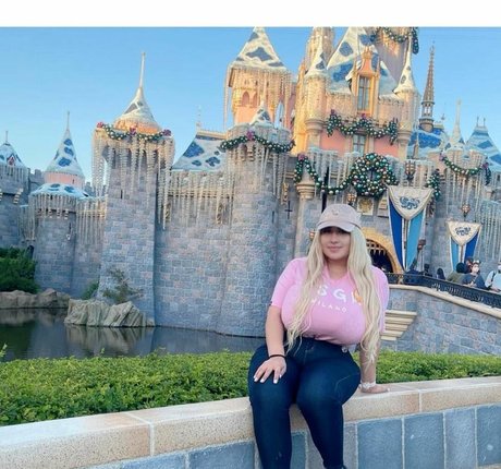 tied onlyfans top photos