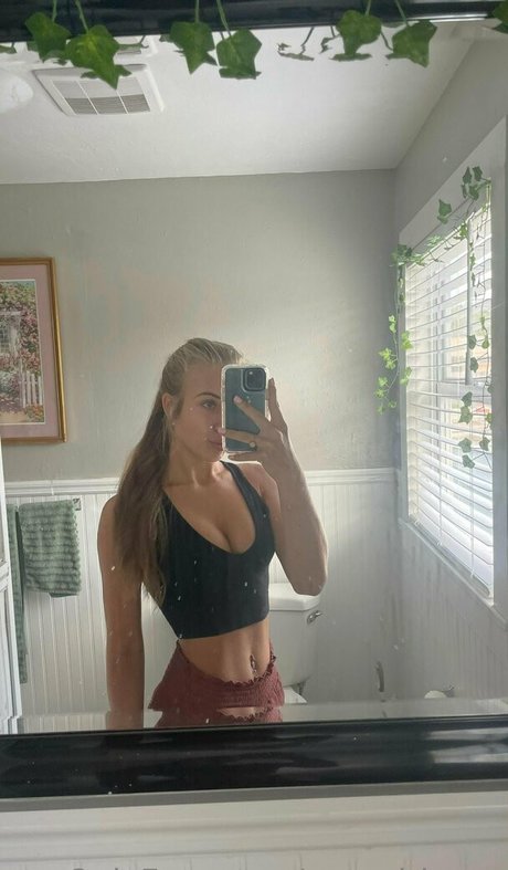 yourgirlzoey top star pics