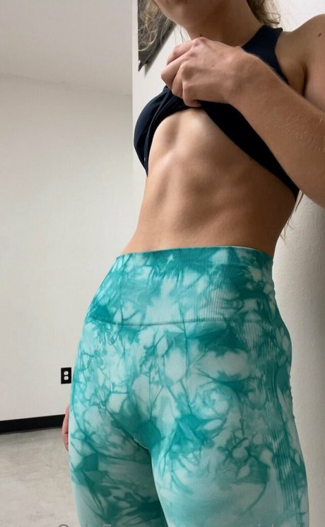 yourgirlzoey high quality pornstar pics